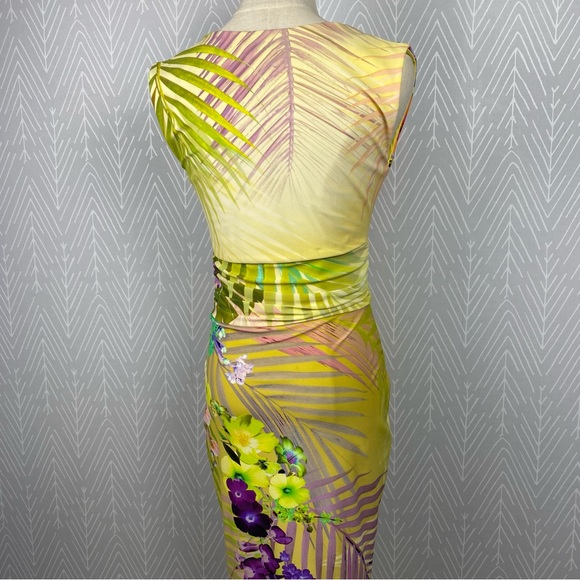 FUZZI Yellow Floral Graphic V Neck Sleeveless Sheath Knee Midi Dress - Picture 9 of 11